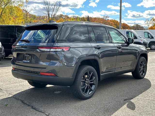 2025 Jeep Grand Cherokee Limited photo 4