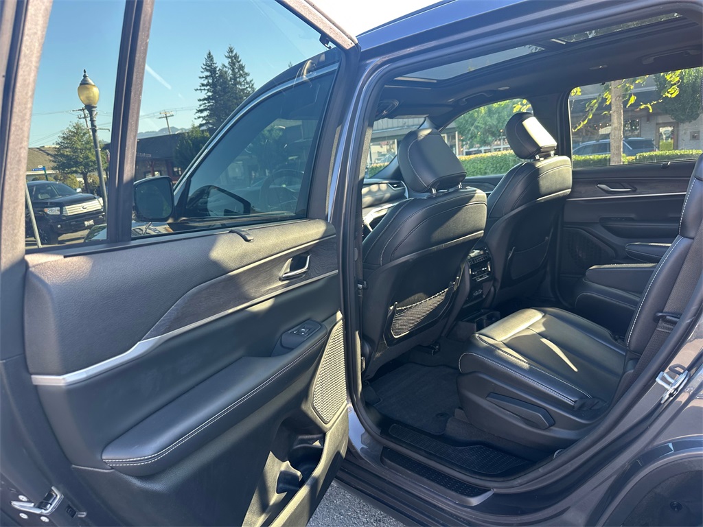 2024 Jeep Grand Cherokee Limited photo 16