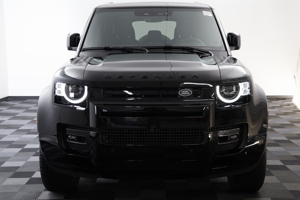 2025 Land Rover Defender 110 X-Dynamic SE photo 16