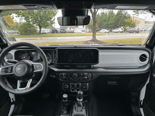 2024 Jeep Wrangler Sahara 4xe photo 26
