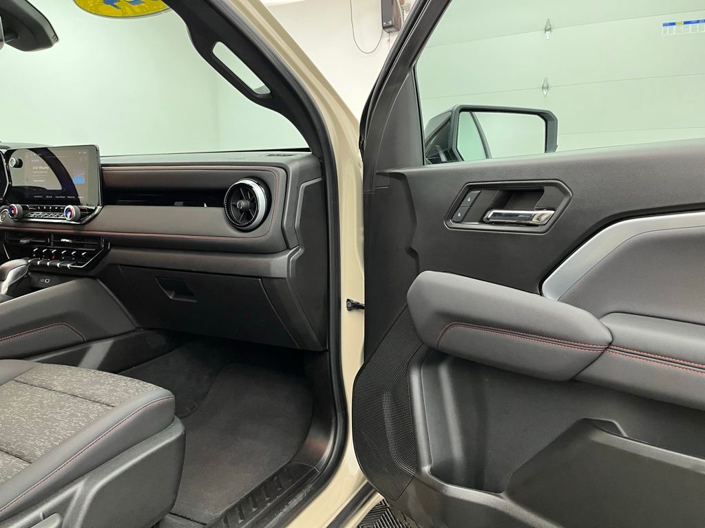 2024 Chevrolet Colorado Z71 photo 20