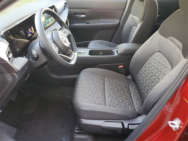 2025 Nissan Kicks SV photo 9