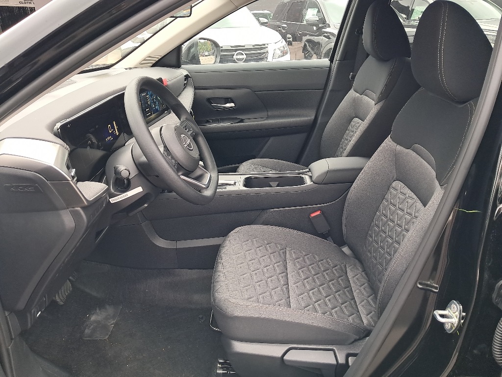 2026 Nissan Kicks SV photo 3