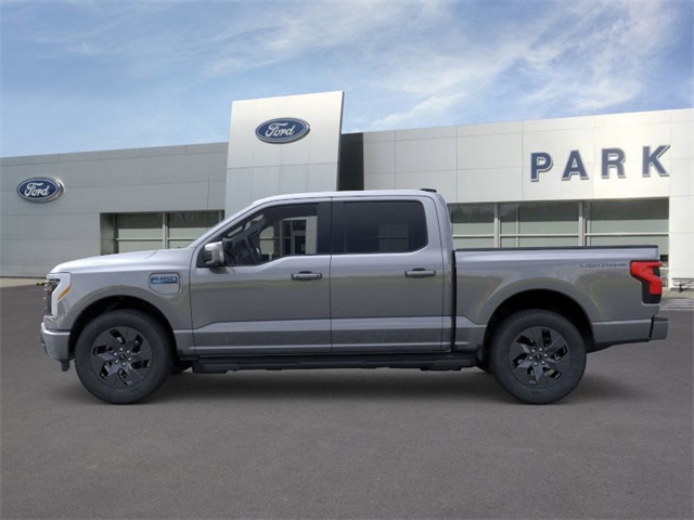 2025 Ford F-150 Lightning Lariat photo 3