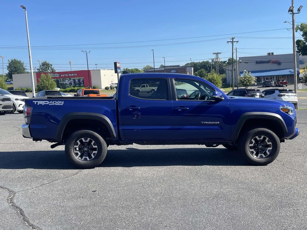 2023 Toyota Tacoma TRD Off-Road photo 4