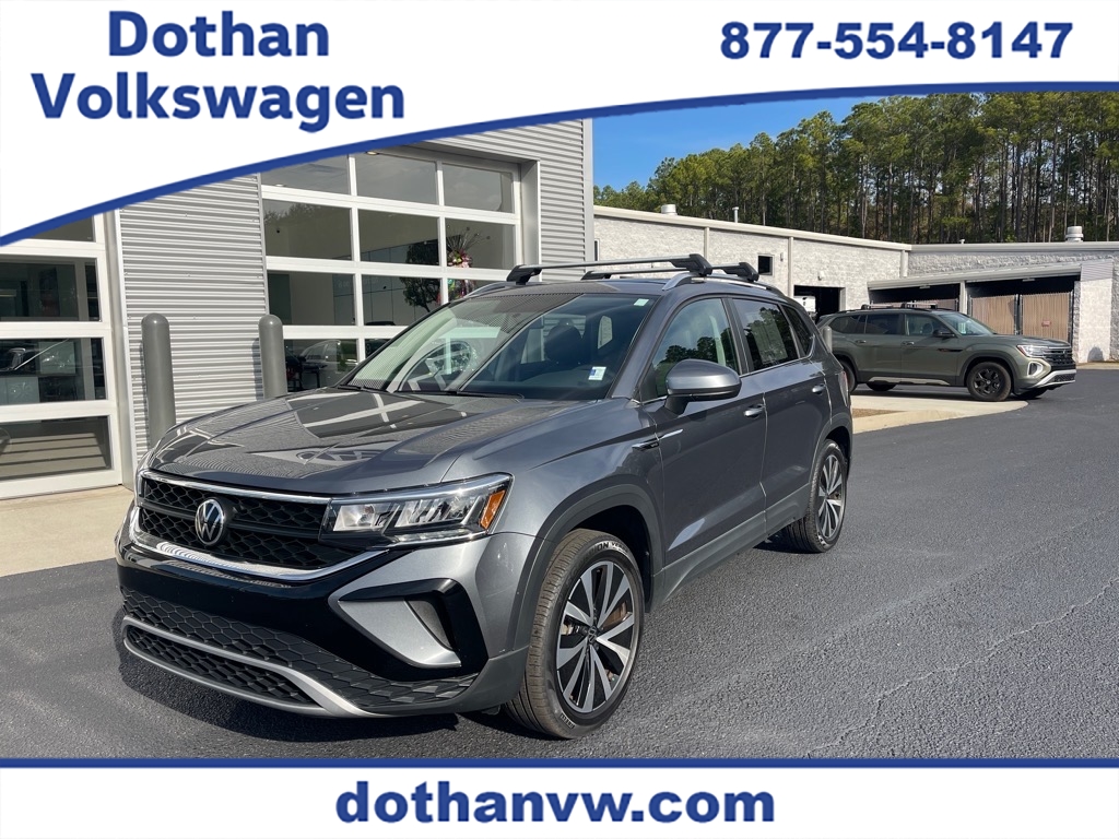 2022 Volkswagen Taos SE's photo