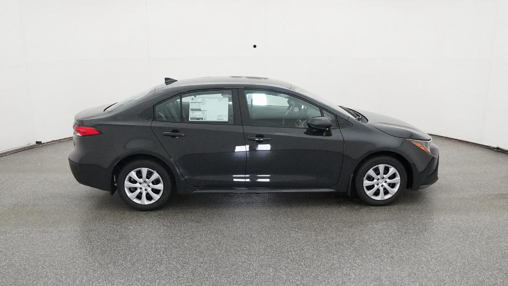 2025 Toyota Corolla LE photo 25