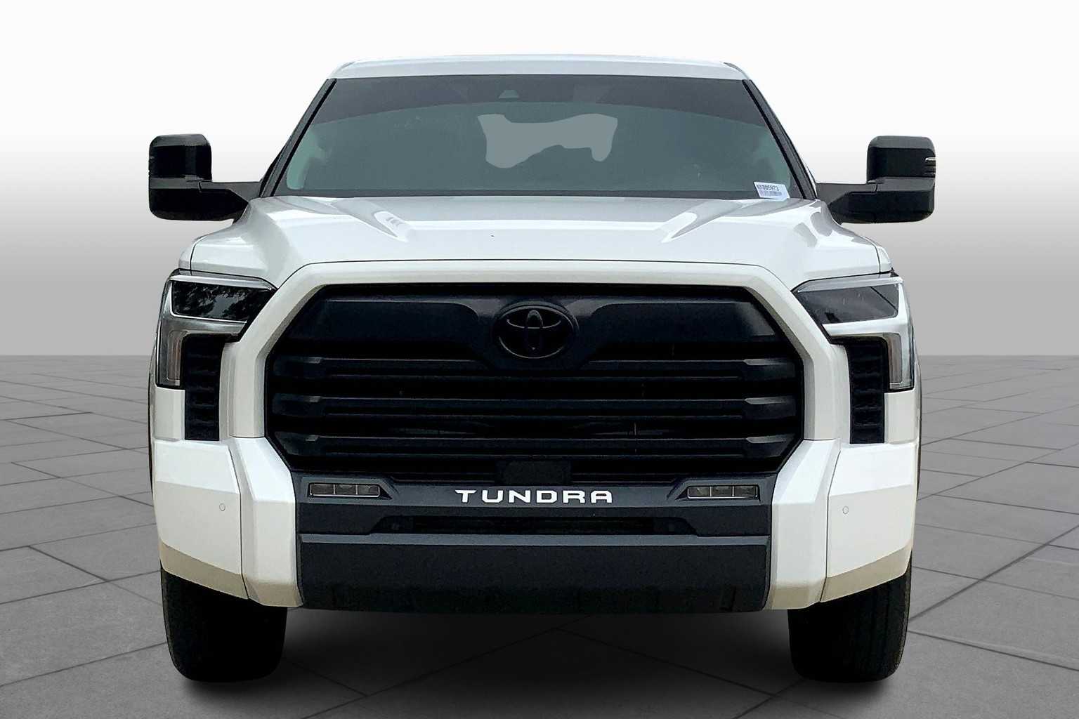 2022 Toyota Tundra SR5 CrewMax photo 3