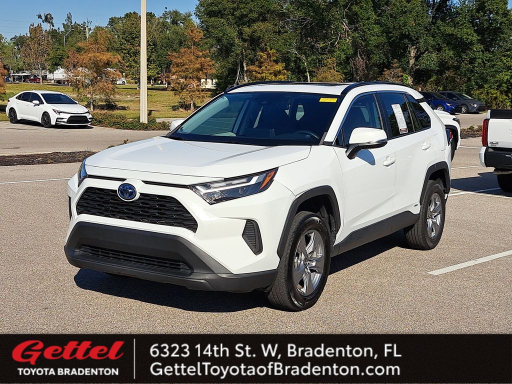 2022 Toyota RAV4 XLE