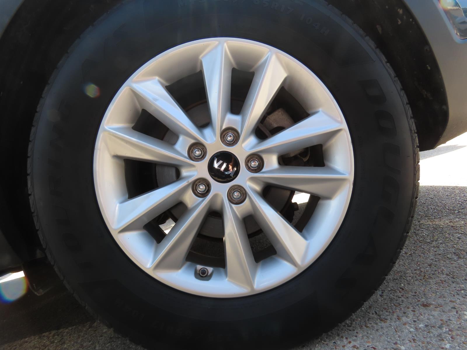 2020 Kia Sorento LX photo 4