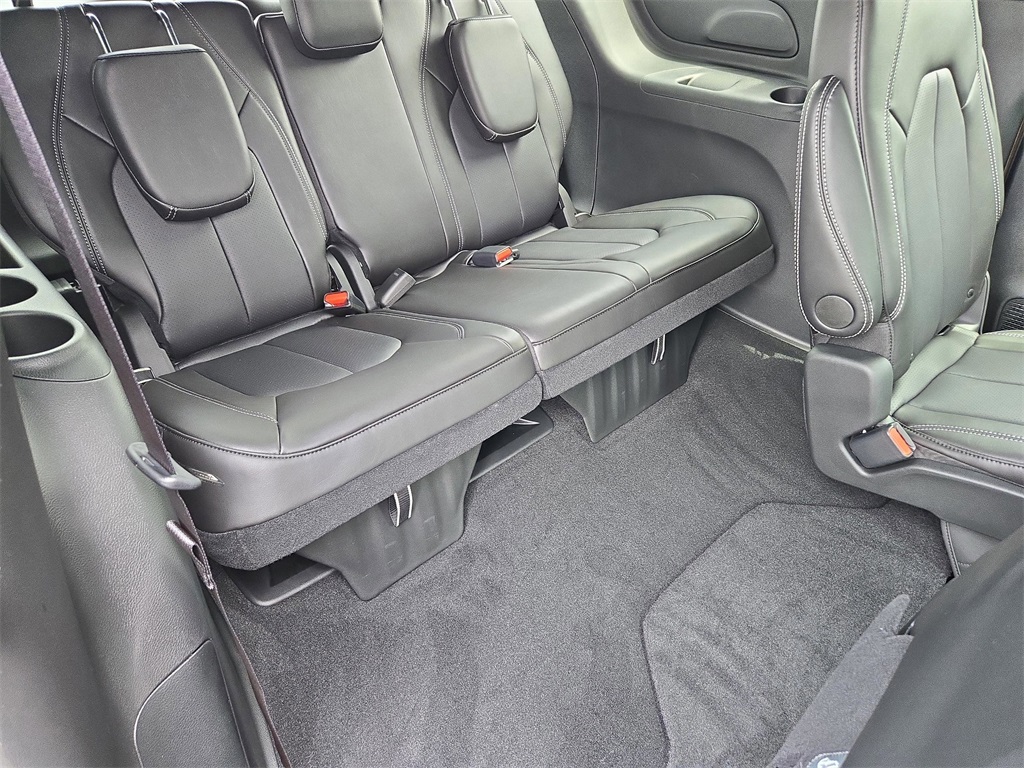 2026 Chrysler Voyager LX photo 36
