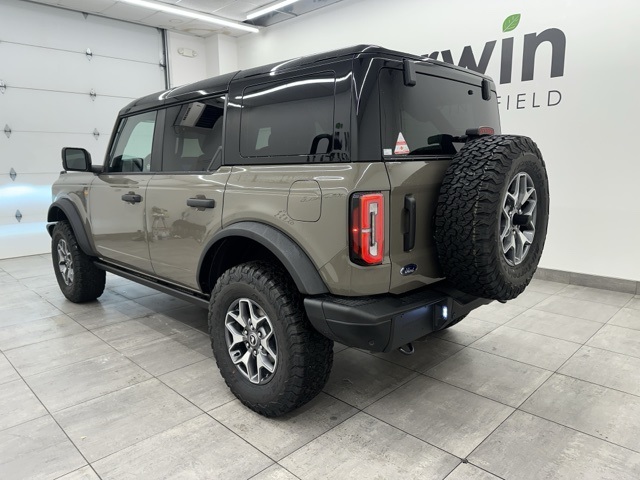 2025 Ford Bronco Badlands photo 3