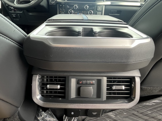 2025 Ford F-150 Platinum photo 4