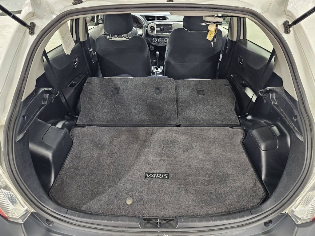 2012 Toyota Yaris LE photo 11