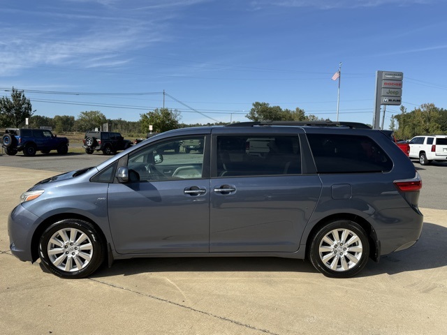 Used 2017 Toyota Sienna Limited with VIN 5TDDZ3DC1HS177677 for sale in Fordyce, AR