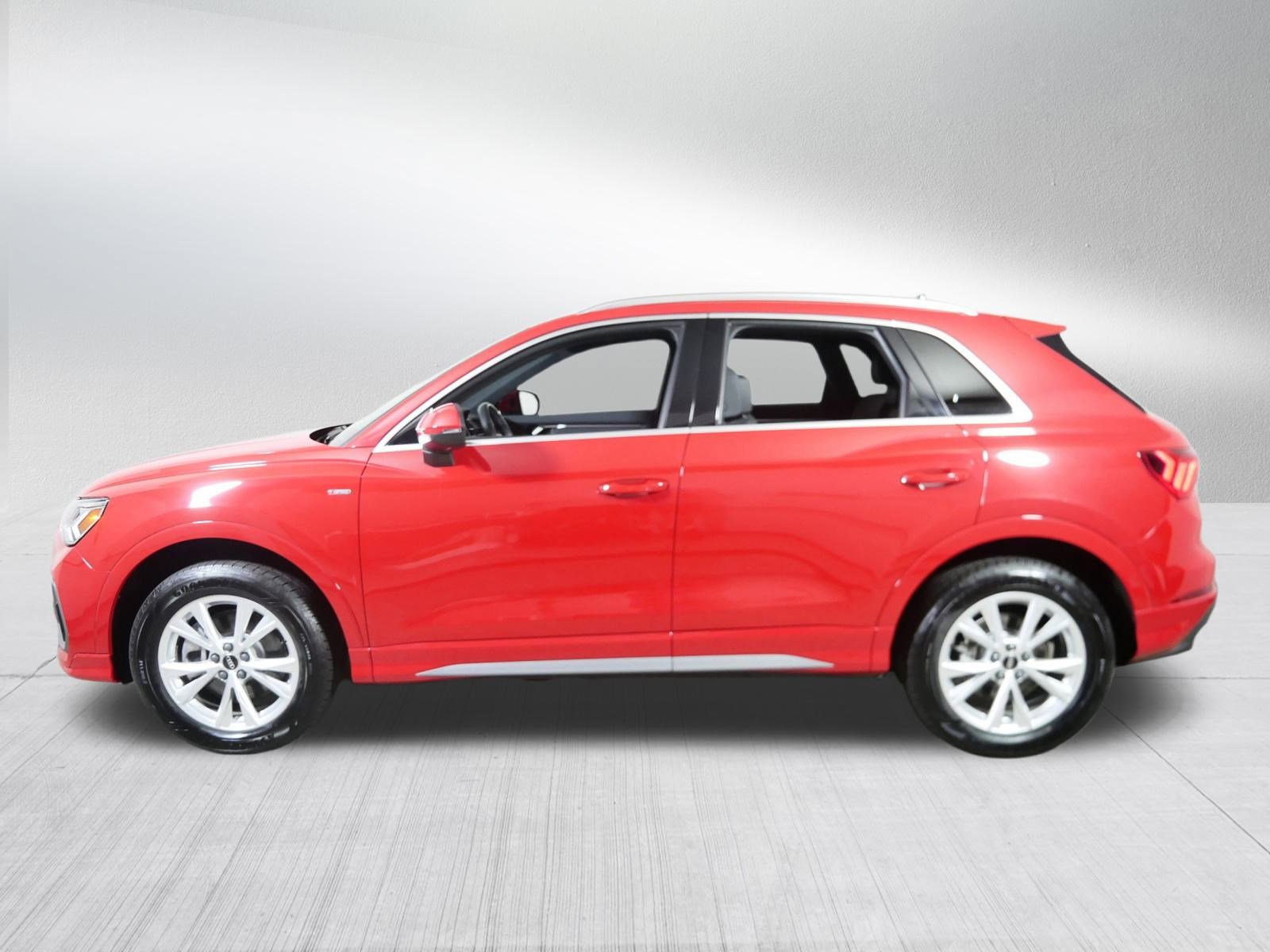 2024 Audi Q3 S line Premium photo 4