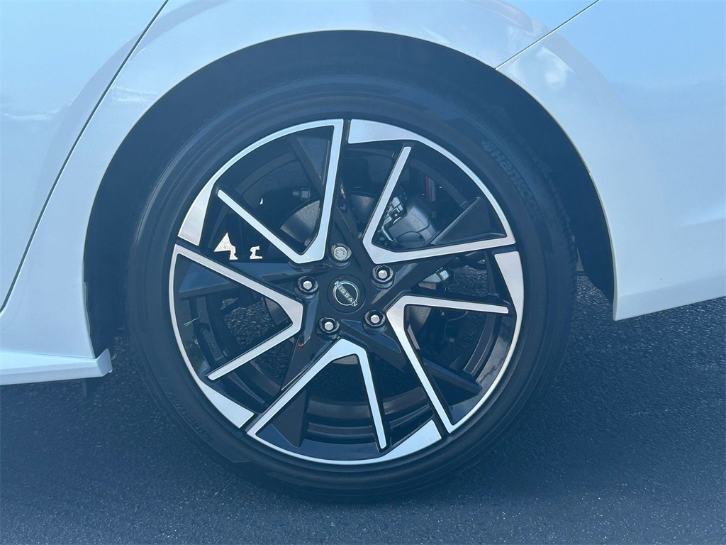 2025 Nissan Sentra SR photo 8