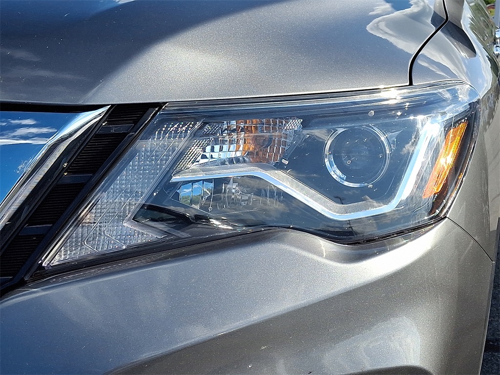 2017 Nissan Pathfinder SV photo 6