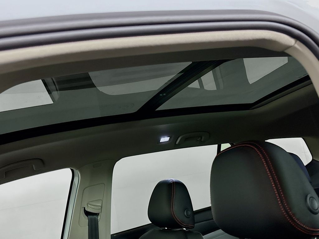 2025 Volkswagen Atlas Peak Edition SE photo 17