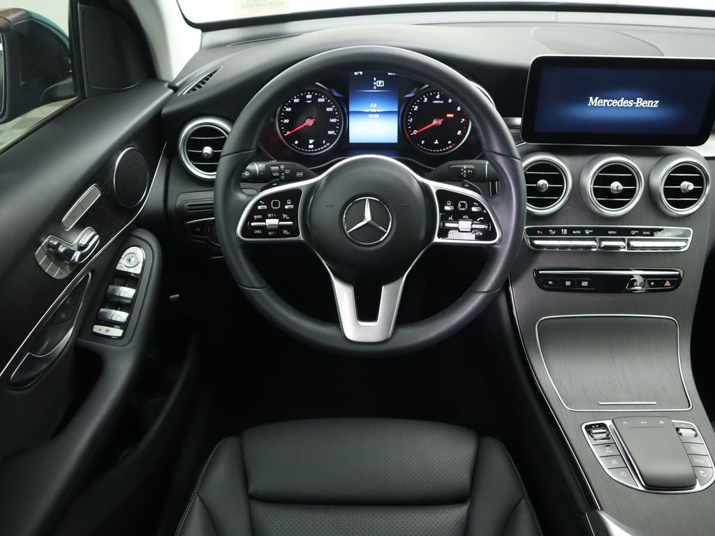 2022 Mercedes Benz GLC 300 photo 9