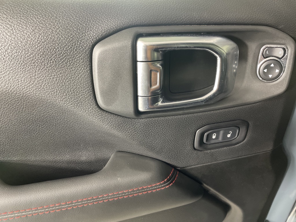 2025 Jeep Wrangler Rubicon X photo 17