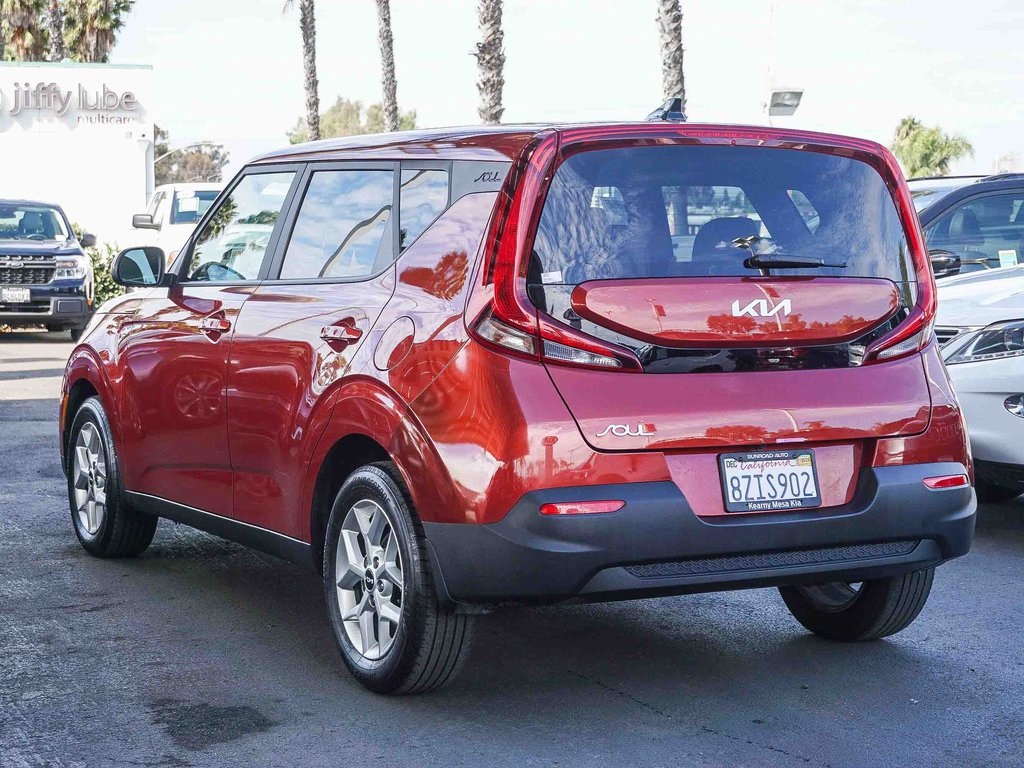 2022 Kia Soul LX photo 3