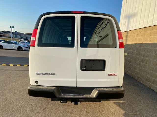 2025 Gmc Savana Cargo 2500 photo 2