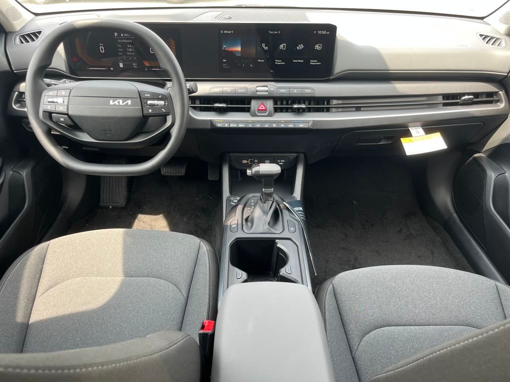 2025 Kia K4 LXS photo 17