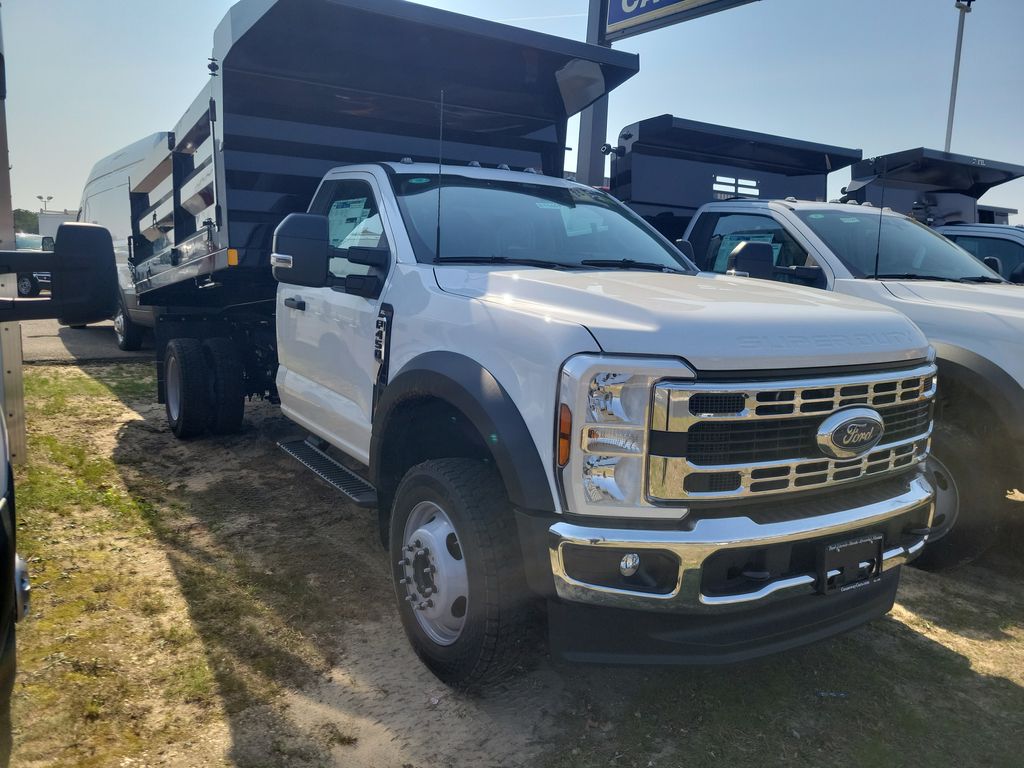 2024 Ford F-450 Super Duty Chassis Cab XL's photo