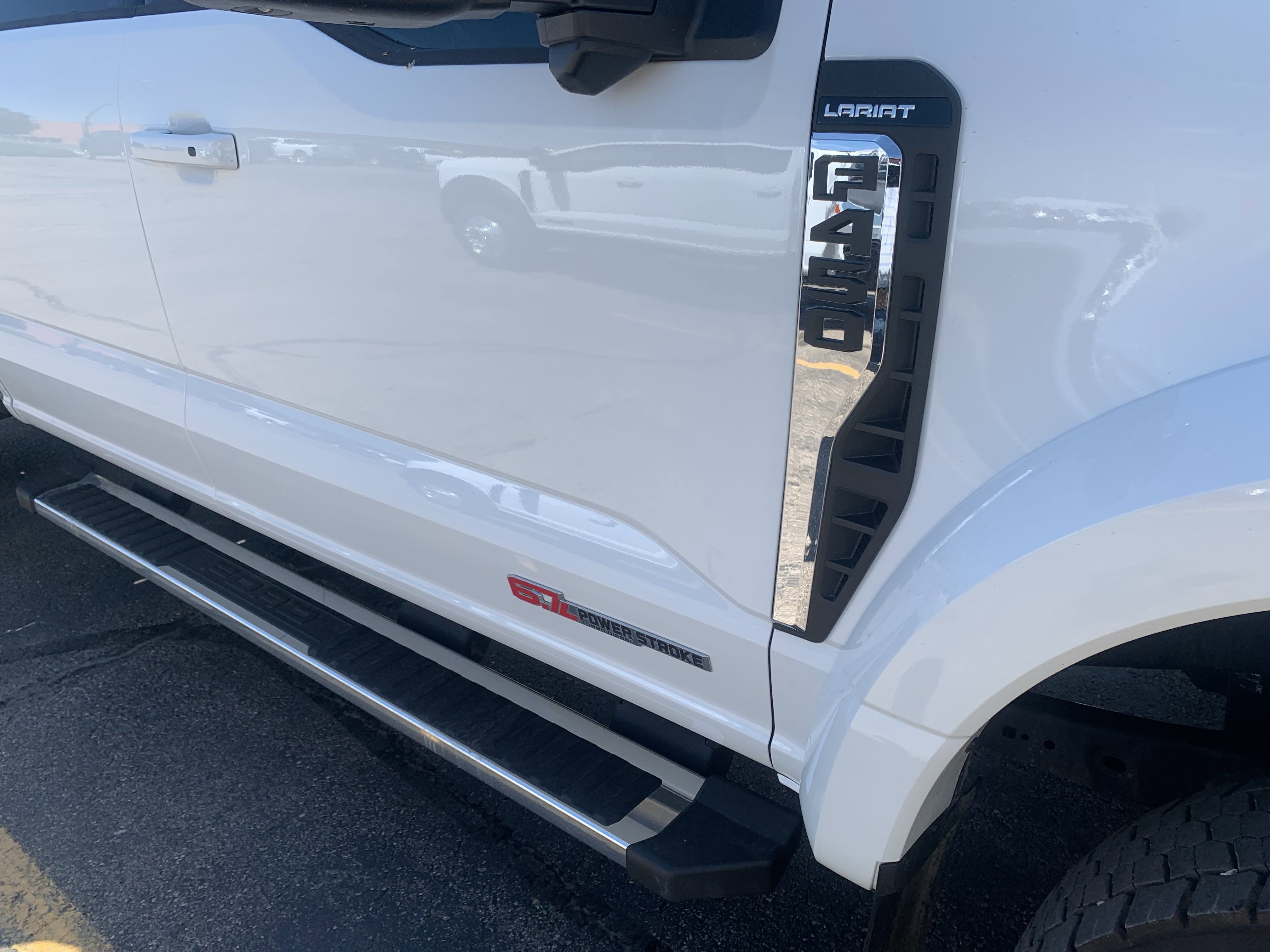 2024 Ford F-450 Lariat photo 3