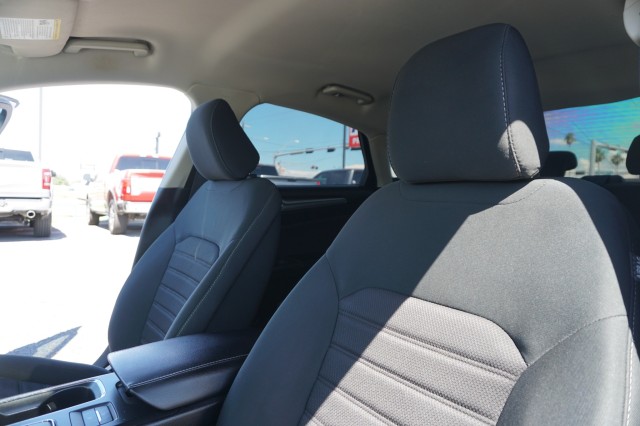 2020 Ford Fusion SE's photo