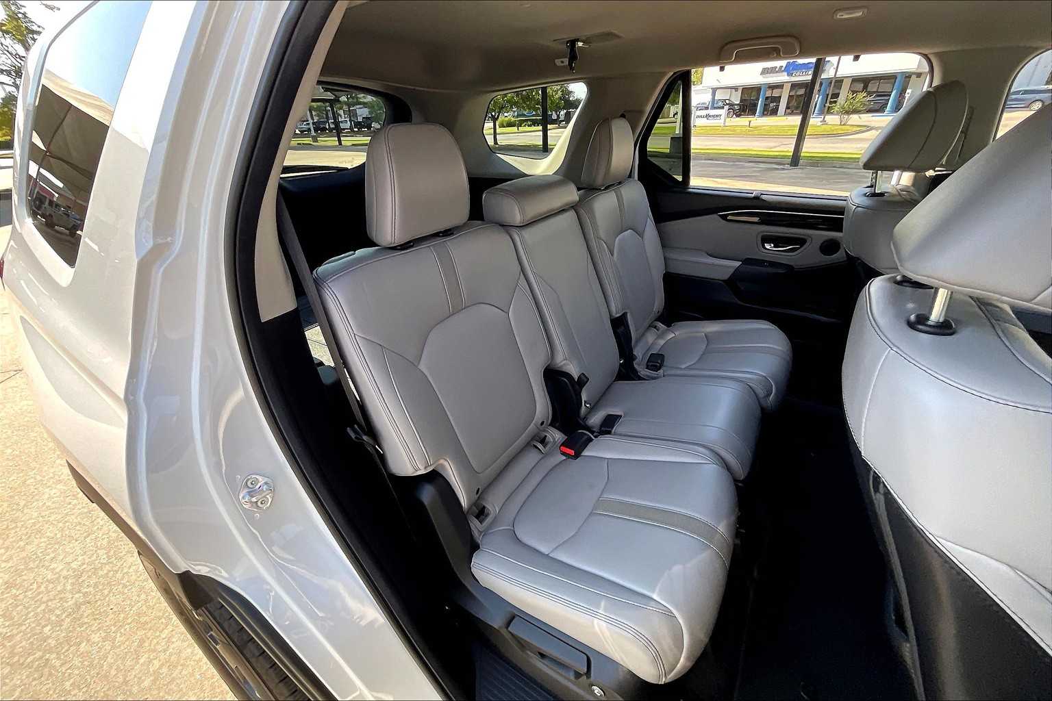 2025 Honda Pilot EX-L photo 18