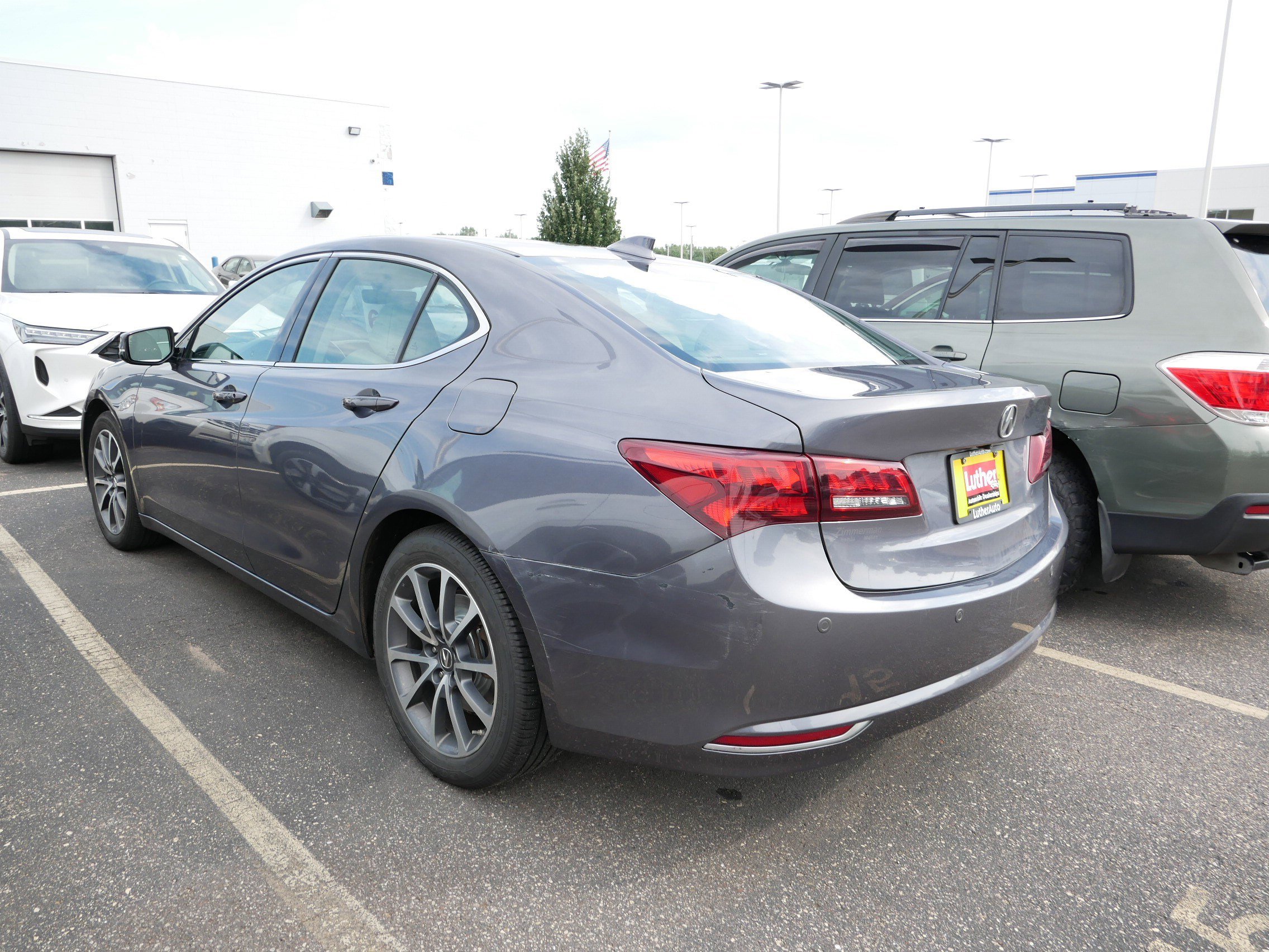 2017 Acura TLX Advance photo 4