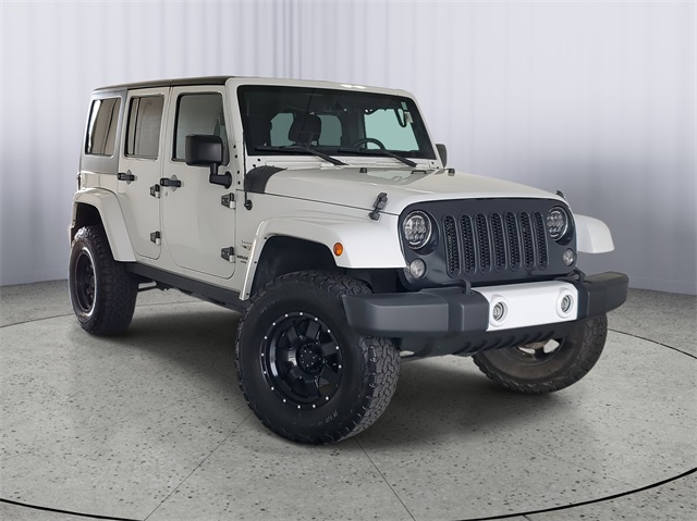 2016 Jeep Wrangler Unlimited Sahara photo 2
