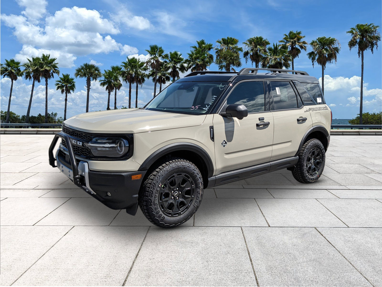 2025 Ford Bronco Sport Outer Banks photo 2