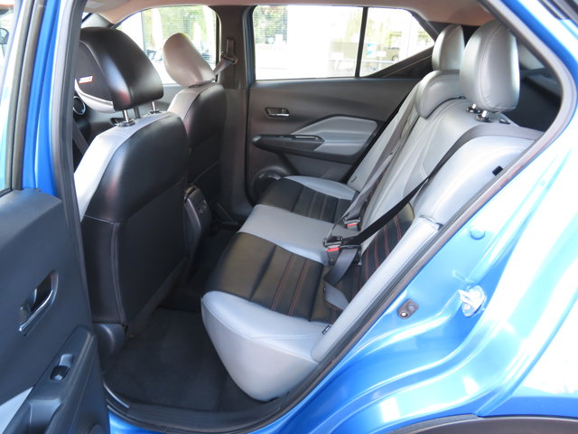 2023 Nissan Kicks SR photo 16