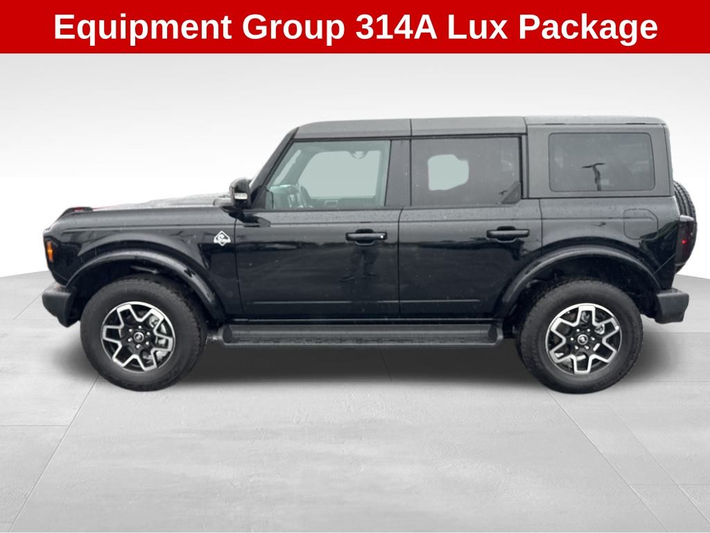 2025 Ford Bronco Outer Banks photo 2