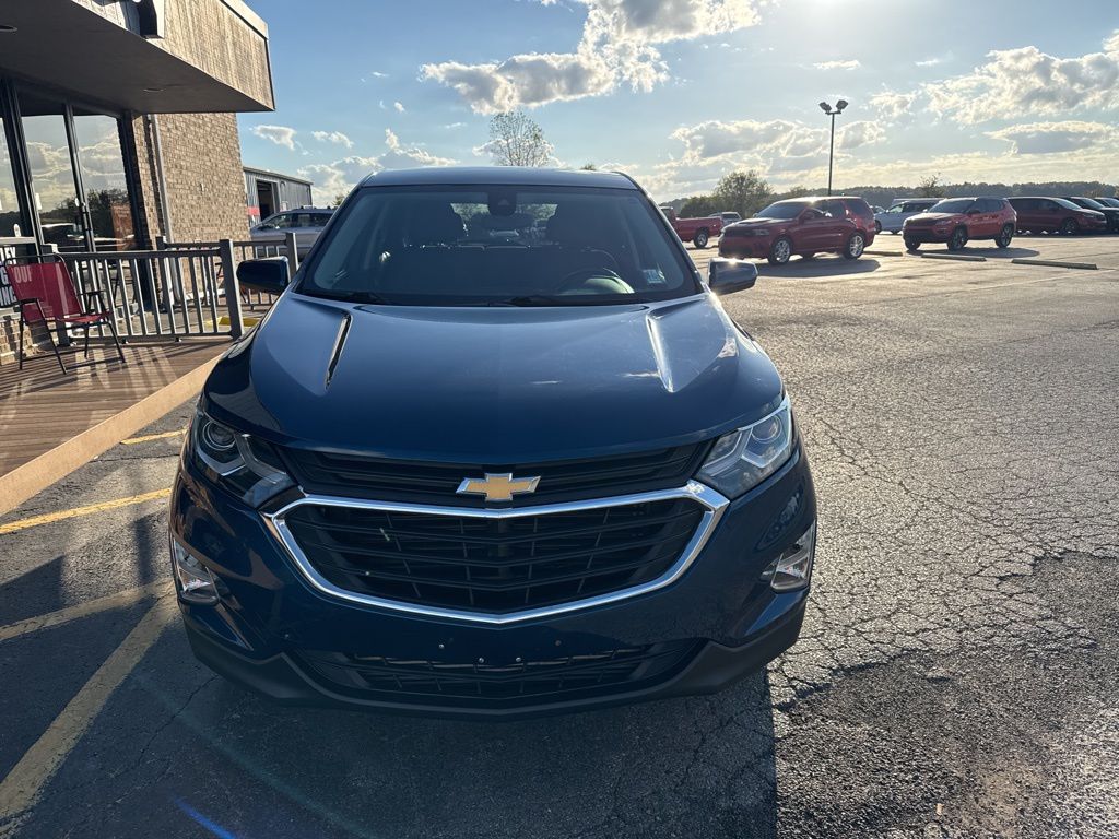 2020 Chevrolet Equinox LT photo 2