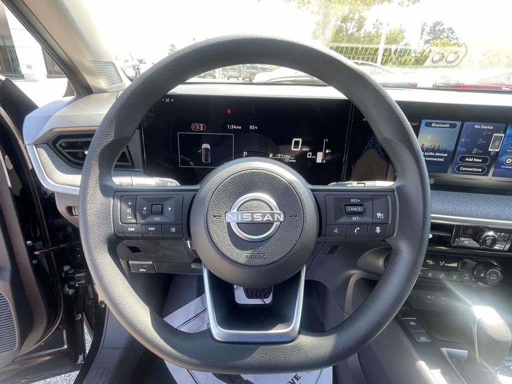 2026 Nissan Kicks SV photo 16