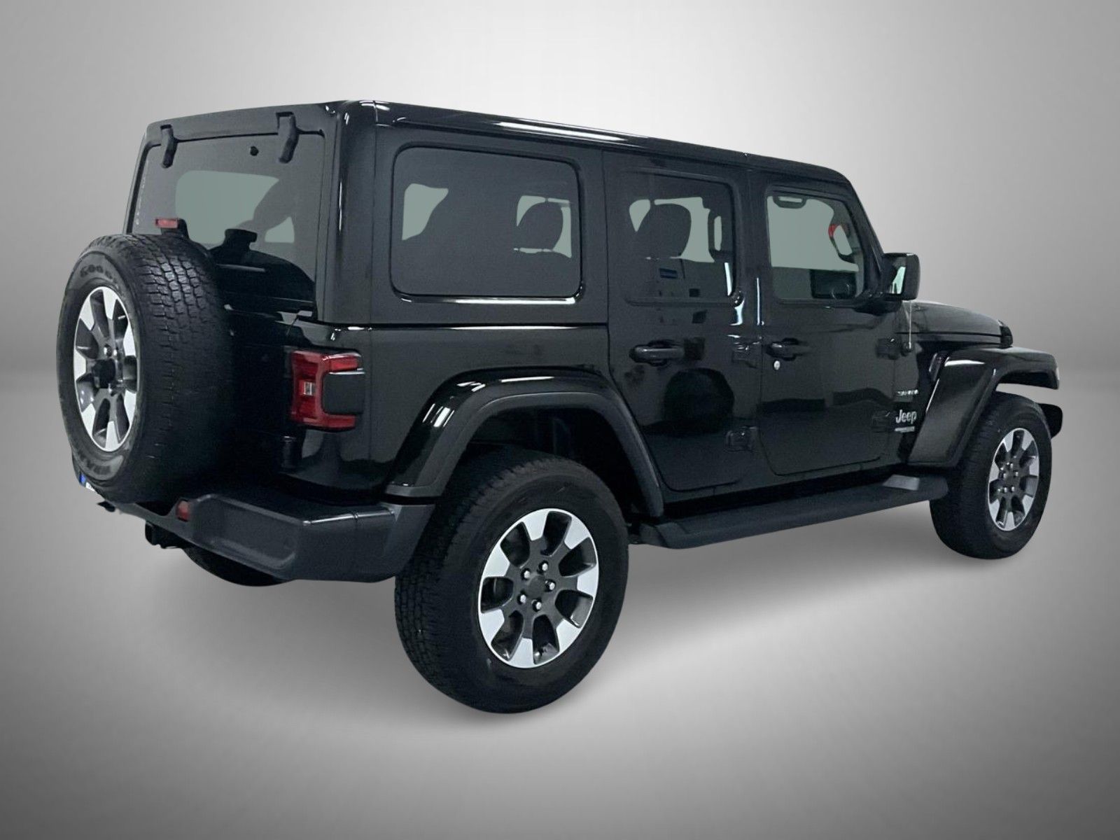 2022 Jeep Wrangler Unlimited Sahara photo 5