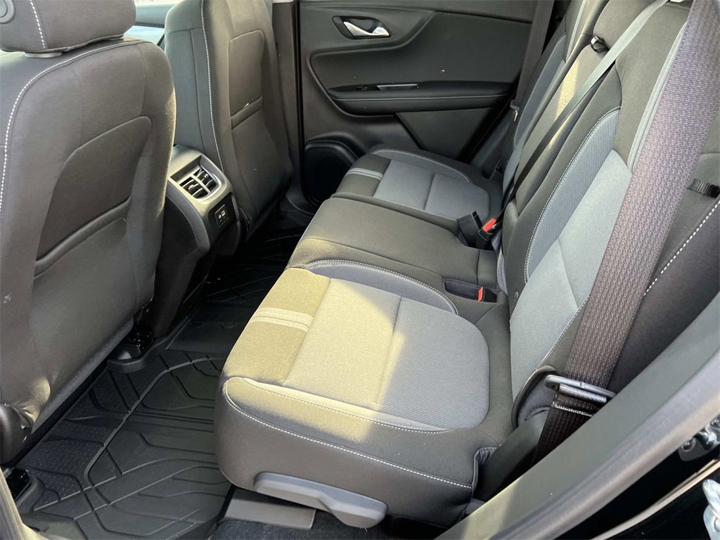 2025 Chevrolet Blazer 2LT photo 8