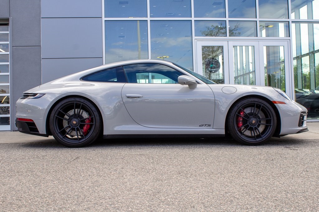 2024 Porsche 911 GTS photo 4