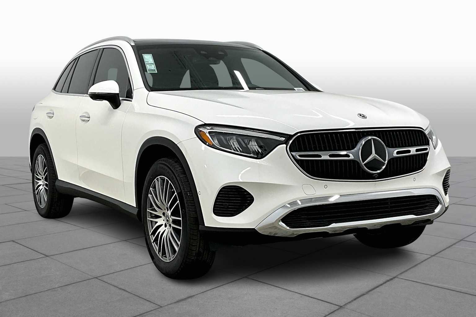 2025 Mercedes Benz GLC 300 photo 2