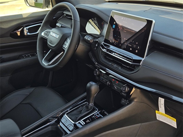 2025 Jeep Compass North Edition Latitude photo 7