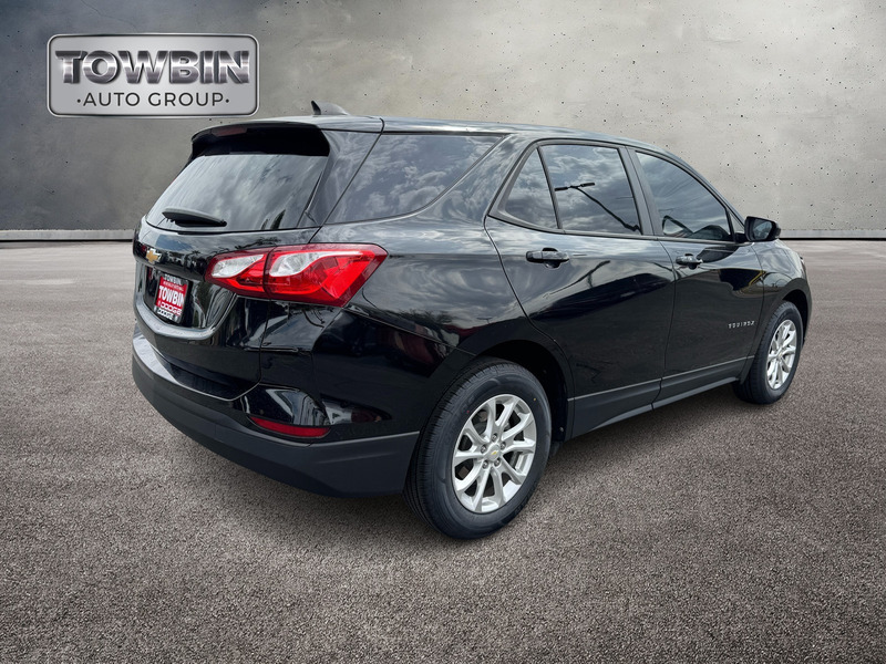 2020 Chevrolet Equinox LS photo 2