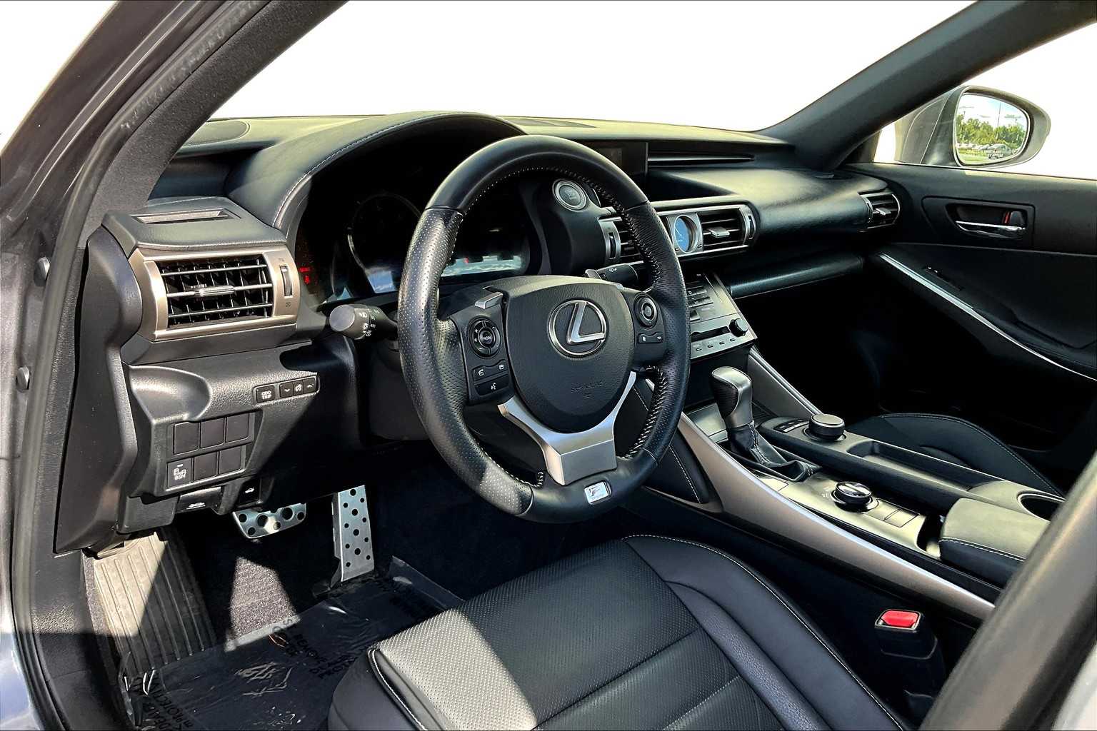 2014 Lexus IS 250 photo 16