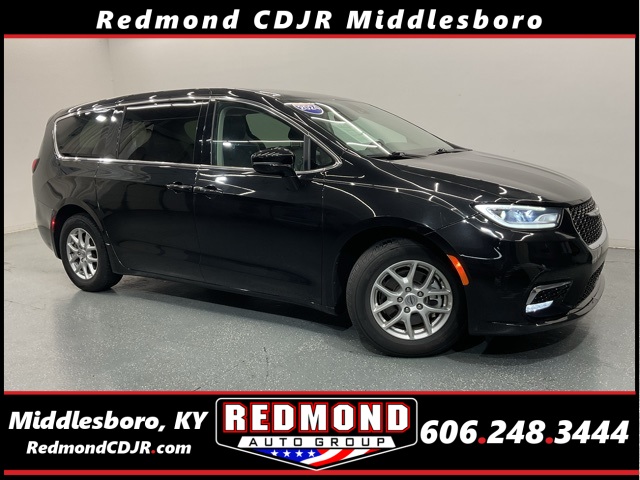 2024 Chrysler Pacifica Touring L's photo