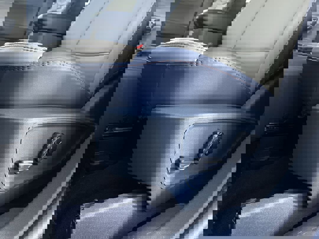 2025 Ford Maverick Lariat photo 11