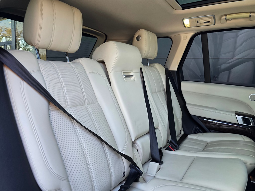 2016 Land Rover Range Rover HSE photo 29