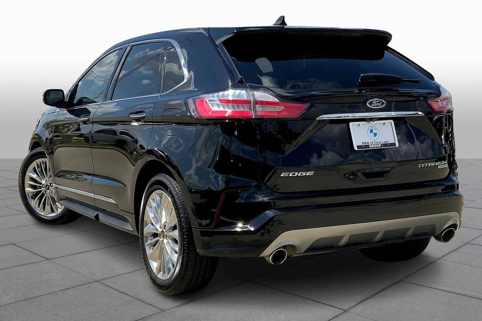 2020 Ford Edge Titanium photo 11